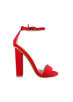 Czerwone sandałki na słupku z paskiem w kostce ze sklepu Kokietki w kategorii Sandały damskie - zdjęcie 106049387