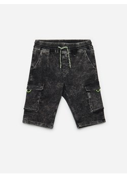 Cropp - Jeansowe szorty jogger - szary ze sklepu Cropp w kategorii Spodenki męskie - zdjęcie 110513615