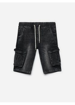 Cropp - Jeansowe szorty jogger - szary ze sklepu Cropp w kategorii Spodenki męskie - zdjęcie 110671275