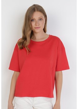Czerwony T-shirt Evales ze sklepu Born2be Odzież w kategorii Bluzki damskie - zdjęcie 111519045