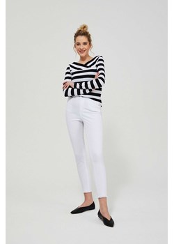 Spodnie rurki lyocell białe ze sklepu Moodo.pl w kategorii Spodnie damskie - zdjęcie 112071337