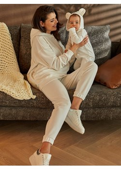 Bawełniany pajac biały z kapturem EliMeli ze sklepu Eye For Fashion w kategorii Odzież dla niemowląt - zdjęcie 112378717