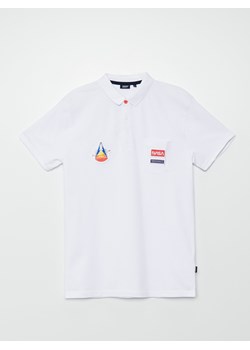 Cropp - Koszulka polo z aplikacją NASA - biały ze sklepu Cropp w kategorii T-shirty męskie - zdjęcie 112720468