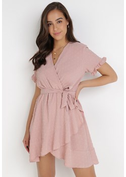 Różowa Sukienka Synaxera ze sklepu Born2be Odzież w kategorii Sukienki - zdjęcie 115653508