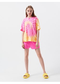 Cropp - Koszulka oversize z efektem tie dye - wielobarwny ze sklepu Cropp w kategorii Bluzki damskie - zdjęcie 115703409