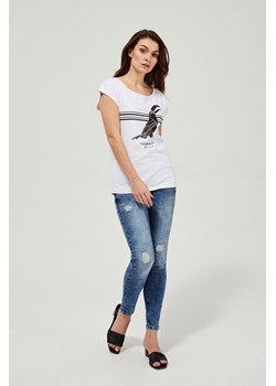 Jeansy rurki medium waist z przetarciami niebieskie ze sklepu Moodo.pl w kategorii Jeansy damskie - zdjęcie 118153095