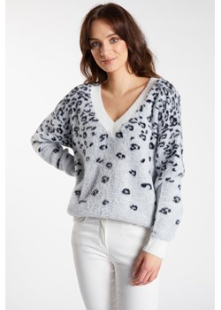 Sweter z długim włosiem ze sklepu MONNARI w kategorii Swetry damskie - zdjęcie 118316038