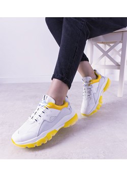 Buty sportowe damskie białe sneakersy płaskie sznurowane 