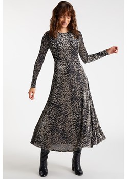Sukienka midi z wzorem w cętki ze sklepu MONNARI w kategorii Sukienki - zdjęcie 122308395
