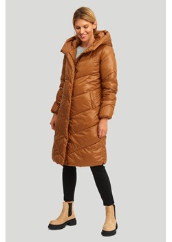 Pikowana kurtka w kolorze karmelu ze sklepu Greenpoint.pl w kategorii Kurtki damskie - zdjęcie 123524625