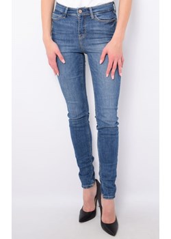 jeansy damskie guess w1ya46 d4gv2 niebieskie ze sklepu Royal Shop w kategorii Jeansy damskie - zdjęcie 124000159