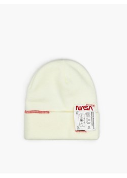 Cropp - Czapka beanie NASA - biały ze sklepu Cropp w kategorii Czapki zimowe męskie - zdjęcie 124596949