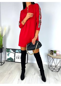 Czerwona Sukienka z Cekinowym Lampasem ze sklepu ModnaKiecka.pl w kategorii Sukienki - zdjęcie 126093157