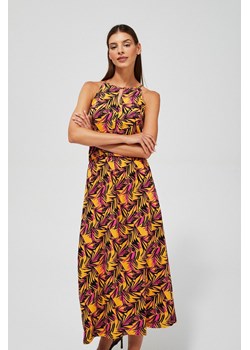 Sukienka z tropikalnym nadrukiem ze sklepu Moodo.pl w kategorii Sukienki - zdjęcie 126157755
