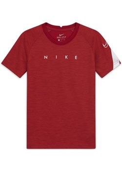 Czerwony t-shirt chłopięce Nike z krótkim rękawem 