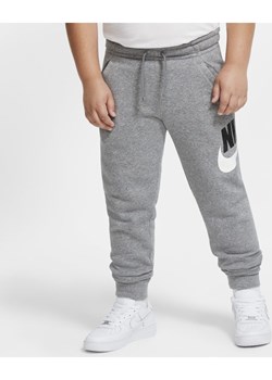 Spodnie dla dużych dzieci (chłopców) Nike Sportswear Club Fleece (o wydłużonym rozmiarze) - Szary ze sklepu Nike poland w kategorii Spodnie chłopięce - zdjęcie 126291168