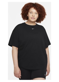 Damska koszulka z krótkim rękawem o kroju oversize Nike Sportswear Essential (duże rozmiary) - Czerń ze sklepu Nike poland w kategorii Bluzki damskie - zdjęcie 126295119