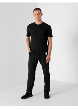 Spodnie dresowe męskie ze sklepu OUTHORN w kategorii Spodnie męskie - zdjęcie 126991105