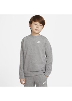 Dzianinowa bluza dla dużych dzieci (chłopców) Nike Sportswear - Szary ze sklepu Nike poland w kategorii Bluzy chłopięce - zdjęcie 127402875