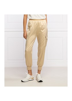 Twinset Actitude Satynowe spodnie dresowe | Regular Fit ze sklepu Gomez Fashion Store w kategorii Spodnie damskie - zdjęcie 128042298