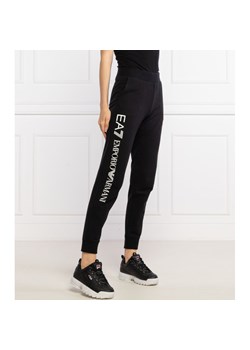 EA7 Spodnie dresowe | Regular Fit ze sklepu Gomez Fashion Store w kategorii Spodnie damskie - zdjęcie 128057739