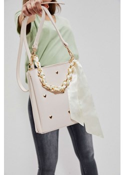 Gładka torebka z łańcuszkiem ze sklepu Moodo.pl w kategorii Torby Shopper bag - zdjęcie 128907135