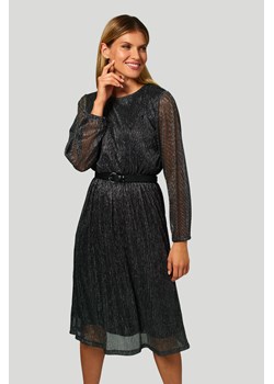 Szyfonowa sukienka z połyskującą nitką, czarna ze sklepu Greenpoint.pl w kategorii Sukienki - zdjęcie 129198295