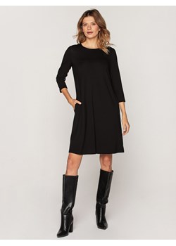 Czarna trapezowa sukienka Bialcon ze sklepu Eye For Fashion w kategorii Sukienki - zdjęcie 129507365