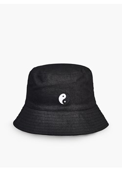 Cropp - Bucket hat z motywem yin yang - Czarny ze sklepu Cropp w kategorii Kapelusze damskie - zdjęcie 129529489