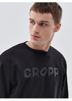 Cropp - Czarna bluza basic z napisem - czarny ze sklepu Cropp w kategorii Bluzy męskie - zdjęcie 130009749