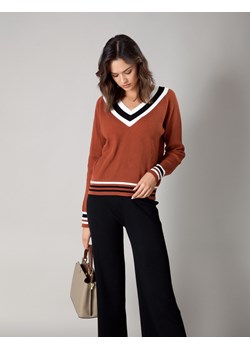 Brązowy sweter w serek ze sklepu Molton w kategorii Swetry damskie - zdjęcie 130216349