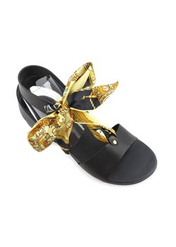 Sandały damskie z ozdobnym wiązaniem - GIS VM, czarne ze sklepu ulubioneobuwie w kategorii Sandały damskie - zdjęcie 131136808