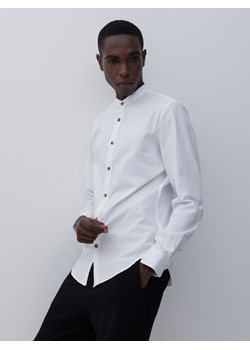 Koszula męska biała Reserved elegancka z długimi rękawami na wiosnę z klasycznym kołnierzykiem 