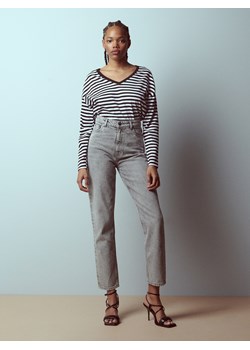 Reserved - Klasyczne jeansy typu mom - Jasny szary ze sklepu Reserved w kategorii Jeansy damskie - zdjęcie 131541157