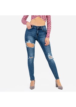 Granatowe jeansy damskie rurki z dziurami - Odzież ze sklepu royalfashion.pl w kategorii Jeansy damskie - zdjęcie 132040746