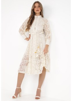 Jasnobeżowa Sukienka Eudoreia ze sklepu Born2be Odzież w kategorii Sukienki - zdjęcie 132558645