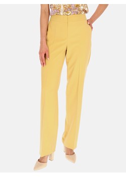 Musztardowe spodnie w kant Potis & Verso Avery ze sklepu Eye For Fashion w kategorii Spodnie damskie - zdjęcie 132559469