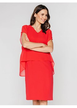 Czerwona sukienka ze zwiewną peleryną Bialcon ze sklepu Eye For Fashion w kategorii Sukienki - zdjęcie 133158925