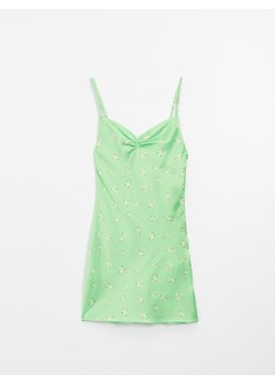 Satynowa sukienka na ramiączkach zielona - Zielony ze sklepu House w kategorii Sukienki - zdjęcie 133498199