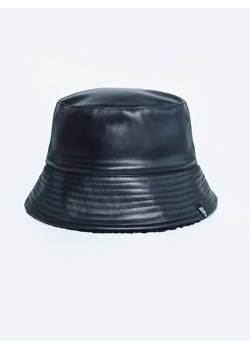 Dwustronny kapelusz damski ze skóry ekologicznej typu bucket Cosita 906 ze sklepu Big Star w kategorii Kapelusze damskie - zdjęcie 133510626