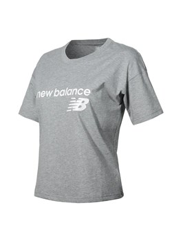Koszulka New Balance WT03805AG - szara ze sklepu streetstyle24.pl w kategorii Bluzki damskie - zdjęcie 133662516