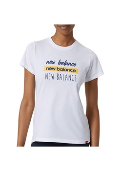 Koszulka New Balance WT21802WT - biała ze sklepu streetstyle24.pl w kategorii Bluzki damskie - zdjęcie 133663897