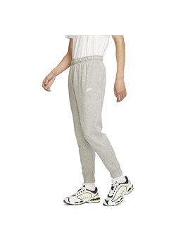 Spodnie dresowe Nike NSW Club Jogger FT BV2679-063 - szare ze sklepu streetstyle24.pl w kategorii Spodnie męskie - zdjęcie 133665767
