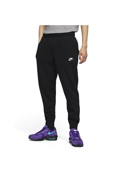 Spodnie Nike NSW Club Jogger FT BV2679-010 - czarne ze sklepu streetstyle24.pl w kategorii Spodnie męskie - zdjęcie 133666148
