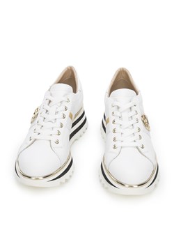 Damskie sneakersy skórzane z klamrą na platformie w pasy białe ze sklepu WITTCHEN w kategorii Buty sportowe damskie - zdjęcie 133983039