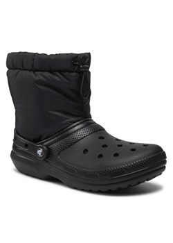 Kozaki Crocs - Classic Lined Neo Puff Boot 206630 Black/Black ze sklepu eobuwie.pl w kategorii Buty zimowe męskie - zdjęcie 133995188