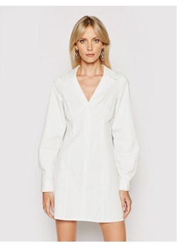 NA-KD Sukienka koszulowa 1018-006777-0001-580 Biały Slim Fit ze sklepu MODIVO w kategorii Sukienki - zdjęcie 134246387