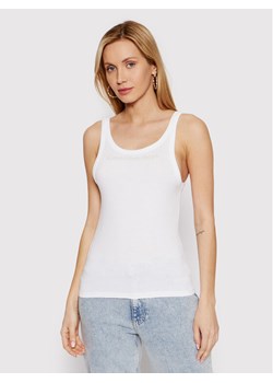 Calvin Klein Jeans Top J20J218262 Biały Slim Fit ze sklepu MODIVO w kategorii Bluzki damskie - zdjęcie 134246768