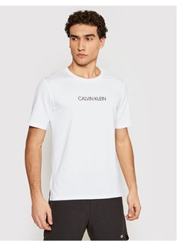 T-shirt męski Calvin Klein z napisami wiosenny 