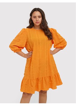 Vero Moda Curve Sukienka letnia Gracie 10264018 Pomarańczowy Regular Fit ze sklepu MODIVO w kategorii Sukienki - zdjęcie 134550427